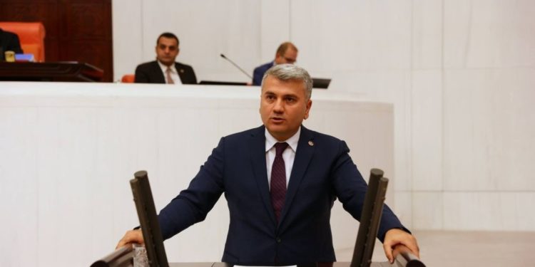 Canbey: Bu savaş yapılacak kongre öncesi CHP içerisindeki grupların savaşıdır